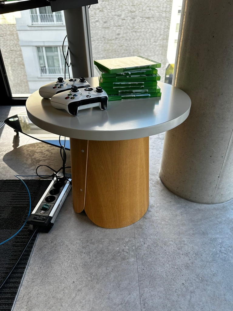 Couch Table, small/round