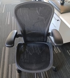 [#00-10] Aeron Chairs Black
