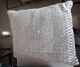 [#00-168] Pillow, white/black pattern